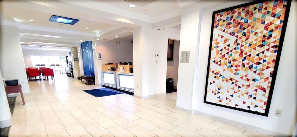 Holiday Inn Express & Suites Clear Spring By Ihg Eksteriør billede