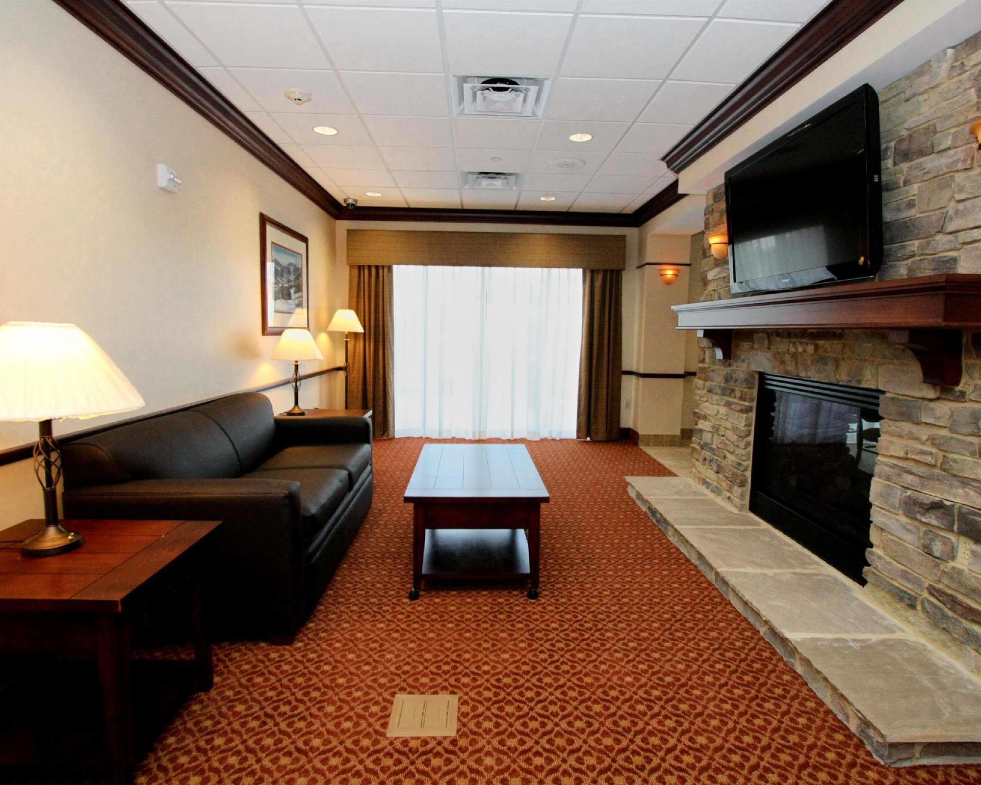 Holiday Inn Express & Suites Clear Spring By Ihg Eksteriør billede